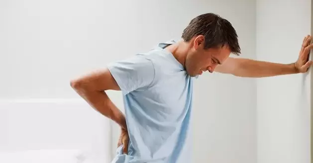 Il dolore nella zona lombosacrale in un uomo è un segno di prostatite cronica